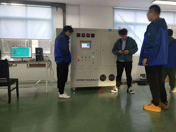 航天航空充電樁耦合插頭大電流溫升及電阻測(cè)試裝置安裝現(xiàn)場(chǎng)